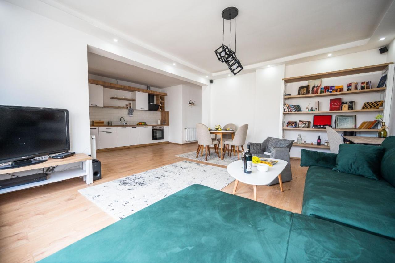 Spacious And Bright 2bdr In The Old Town * Sarajevo