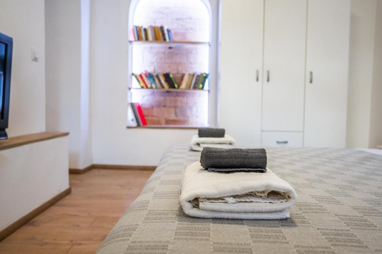 Spacious And Bright 2bdr In The Old Town